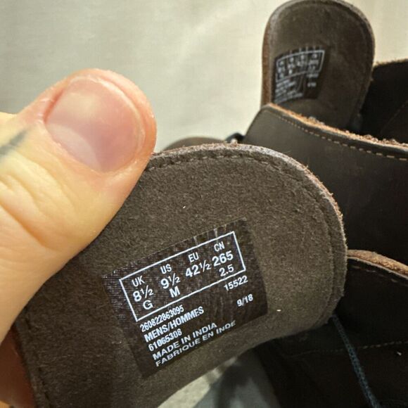 UNWORN Clarks Chukka Boots Mens 9.5 Brown Tussock Lace Up Casual Comfort Leather - Picture 6 of 14